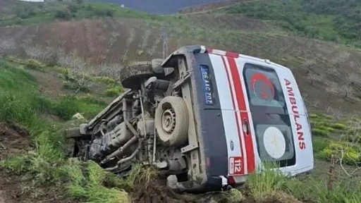 G&ouml;rev Başındaki 3 Sağlık &Ccedil;alışanı Yaralandı