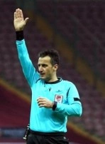 Göztepe Sivasspor maçında Suat Arslanboğa düdük çalacak