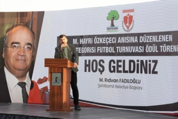 Hayri Özkeçeci, yeşil sahada anıldı