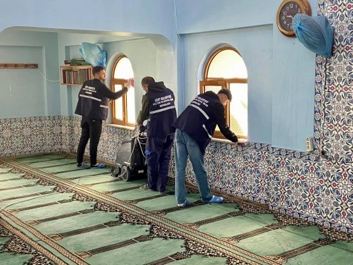 İbadethaneler Pırıl Pırıl Oluyor