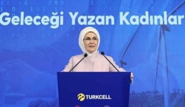 İklim Fikir Maratonu'nun kazananları ödüllerini Emine Erdoğan'dan aldı