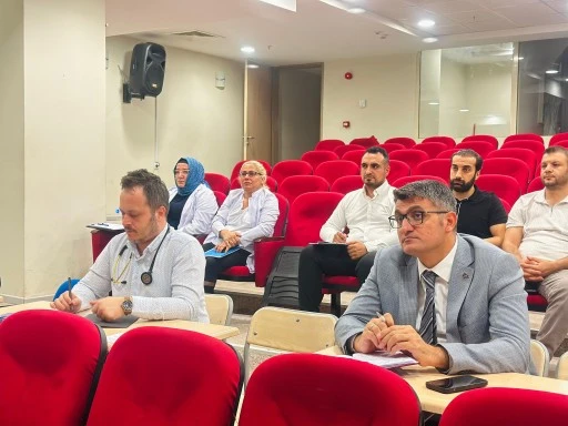Siirt İl Sağlık Müdürü Uzm. Dr. Besim Hacıoğlu, Siirt Eğitim ve Araştırma Hastanesinde İncelemelerde Bulundu