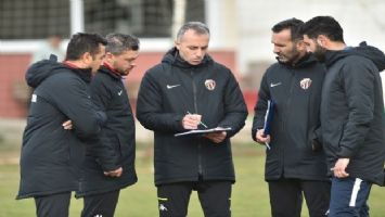 İnegölspor Ankara Demir&#039;e hazırlanıyor