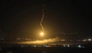 İsrail'in Suriye'nin başkenti Şam'a füze saldırısı düzenlediği iddia edildi