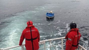 İstanbul&#039;da başıboş tekne Kıyı Emniyeti&#039;nce barınağa çekildi