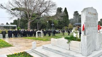 İstiklal Şairimiz Mehmet Akif Ersoy, kabri başında dualarla anıldı