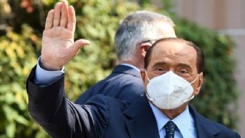 İtalya eski Başbakanı Berlusconi hastaneye kaldırıldı