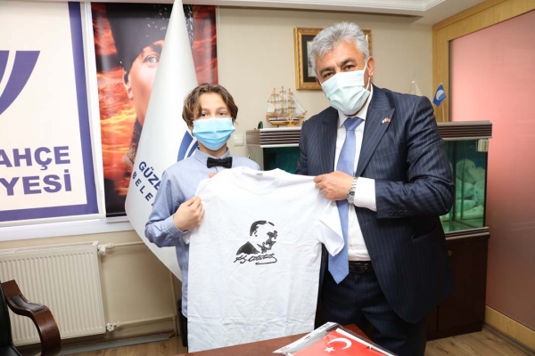 İzmir Güzelbahçe'de 'Çocuk Başkan' spor tesisi istedi