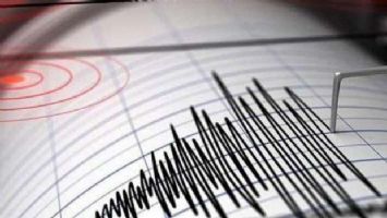 İzmir&#039;de korkutan depremler