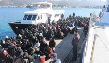 İzmir'de İHA'lı operasyon! 226 kaçak göçmen ile 10 organizatör yakalandı