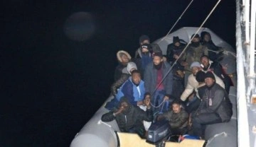 İzmir'de Yunanistan unsurlarınca geri itilen 199 düzensiz göçmen kurtarıldı