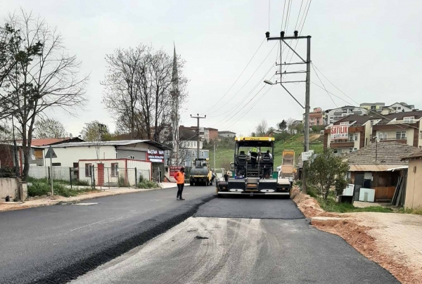 İzmit Solaklar yolunda asfalt mesaisi