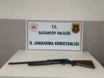 Jandarmanın ’maganda’ operasyonunda çok sayıda silah ele geçirildi