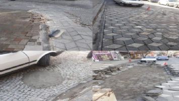 Kahramanmaraş Dulkadiroğlu&#039;nda bozulan yollar onarılıyor