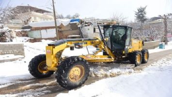 Kahramanmaraş&#039;da kar temizleme ekibi işbaşında