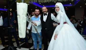 Kahramanmaraş'ta dondurmacının ilginç düğünü! Pasta yerine dondurma ikram edildi