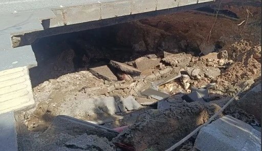 Kaldırım &Ccedil;&ouml;kt&uuml;, Cadde Kapandı