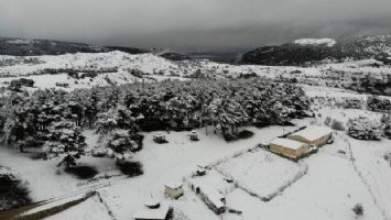 Karabük&#039;te doğa beyaz örtüyle mest etti