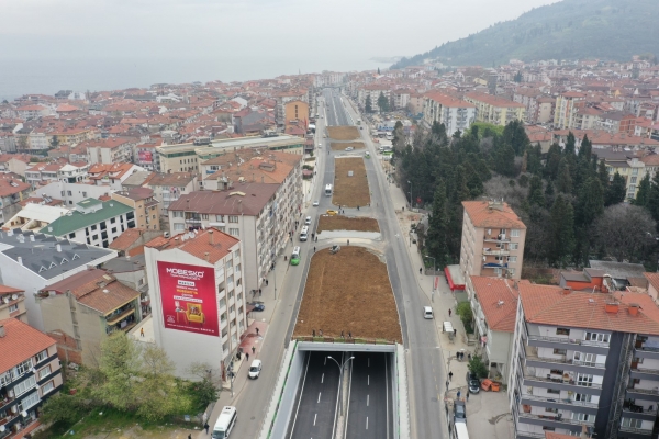 Karamürsel köprülü kavşağında çevre düzenlemesi