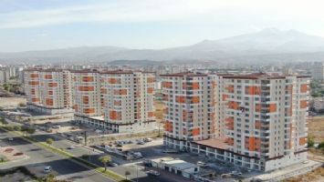 Kayseri&#039;de 336 ailenin ev heyecanı