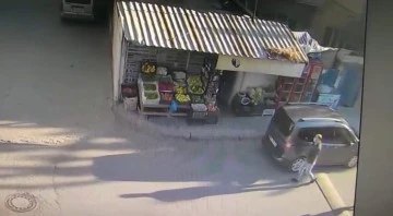 Kendilerini polis olarak tanıtarak girdikleri marketlerden sigara toplayan 3 kişi yakalandı