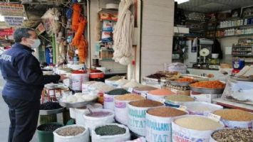 Kilis Zabıtası&#039;ndan etiket ve fiyat denetimi