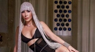 Klip çekimi için hamama giden Hande Yener, cüretkar pozlar verdi