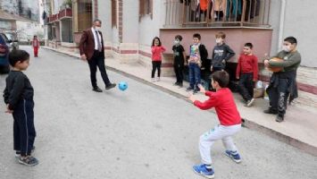 Kocaeli&#039;de çocukluğunu yaşadı