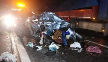 Kocaeli'de otomobil ile kamyonun çarpıştığı kazada 5 kişi yaralandı