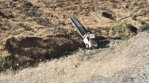 Kontrolden &Ccedil;ıkan &Ccedil;ekici Şarampole U&ccedil;tu