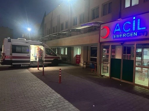 Köy okulunda sobayı yakmaya çalışan öğretmen yaralandı