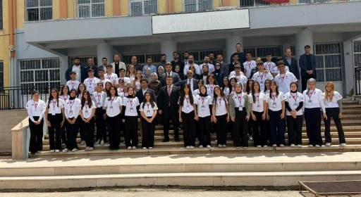 Kurtalan Ekspresi Anadolu Lisesi'nden T&Uuml;BİTAK 4006 Bilim Fuarı