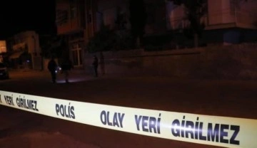 Mahalleli ve uyuşturucu satıcıları arasında kavga: 3 yaralı