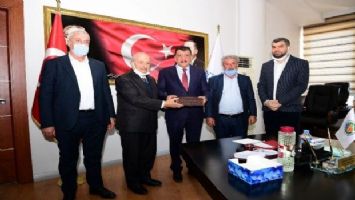 Malatya&#039;da Arapgirli muhtarlardan Başkan Gürkan&#039;a teşekkür ziyareti