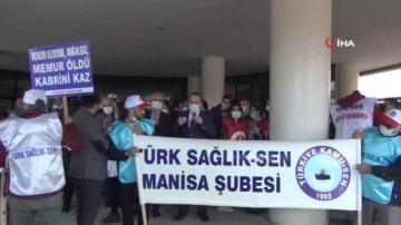 Manisa'da Türk Sağlık Sen üyesi sağlıkçılar bir günlük iş bırakma eylemi yaptı