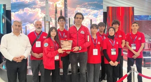 Marifet Roket Takımı T&uuml;rkiye &uuml;&ccedil;&uuml;nc&uuml;s&uuml;