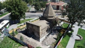 Melikgazi&#039;de Dörtayak Türbesi yeniden hayat buluyor