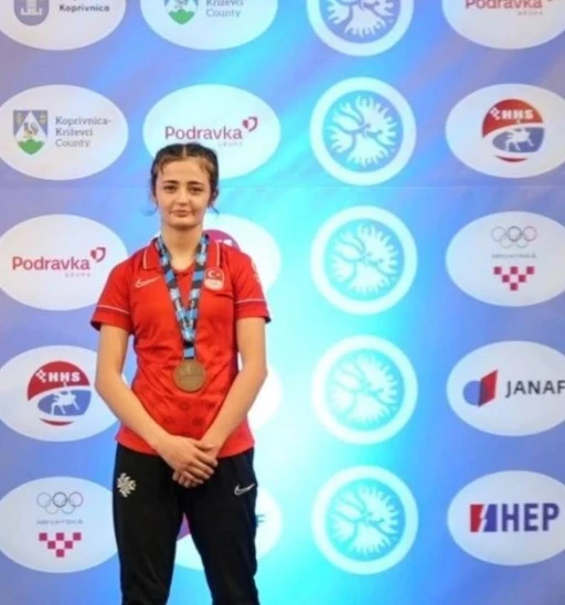 Mercan Nas Balkan &uuml;&ccedil;&uuml;nc&uuml;s&uuml; oldu