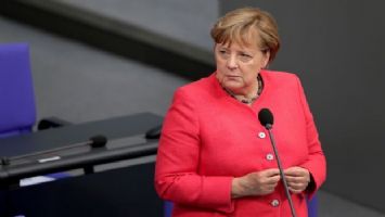 Merkel&#039;den Covid-19 yeni türüne yönelik uyarı