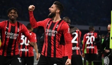 Milan, Giroud'nun golüyle Napoli'yi mağlup etti