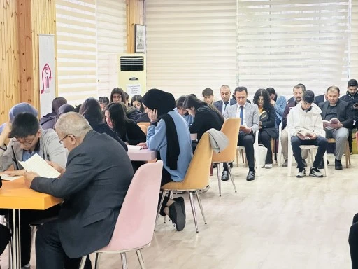 Millet Kıraathanesinde kitap okuma etkinliği düzenlendi