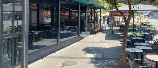 Modern İşgalcilere Kim Dur Diyecek!  Kafe İşletenler Kaldırımları Satın Mı Aldı?