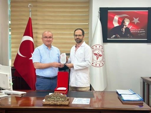 Siirt’te Artık Açık Kalp Ameliyatları Yapılıyor! Başarılı Ekibe Başhekim Prof. Dr. Yolbaş'tan Teşekkür Belgesi 
