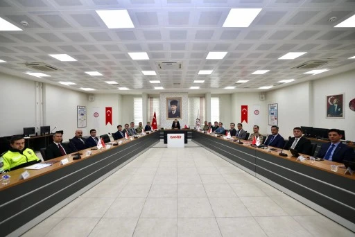 SİİRT&rsquo;TE İL G&Uuml;VENLİK VE ASAYİŞ KOORDİNASYON TOPLANTISI VALİ KIZILKAYA BAŞKANLIĞINDA GER&Ccedil;EKLEŞTİRİLDİ