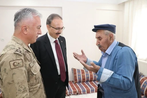 Siirt Valisi Kızılkaya’dan Emekli Güvenlik Korucusuna Anlamlı  Ziyaret