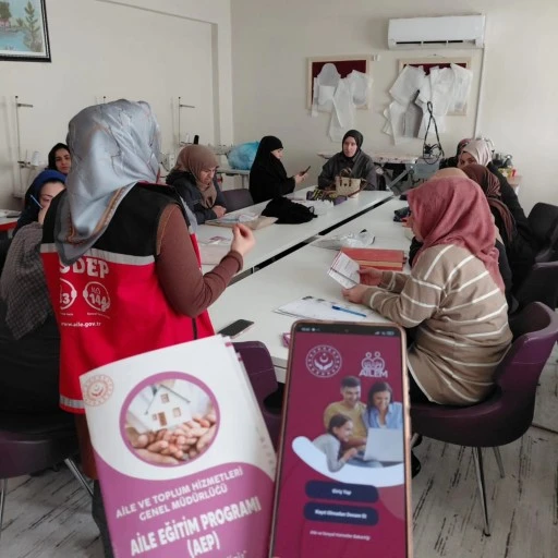 &ldquo;İLK &Ouml;ĞRETMENİM AİLEM&rdquo; UYGULAMASI HAYATA GE&Ccedil;Tİ