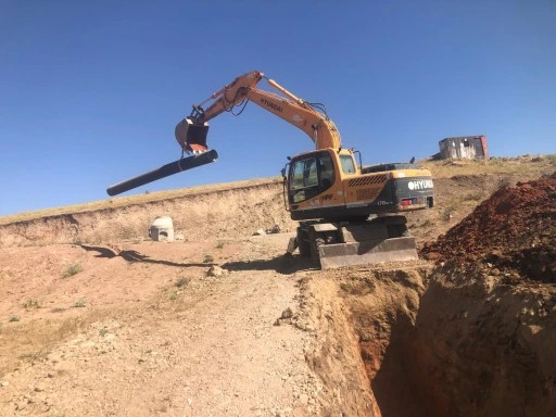SİİRT BELEDİYESİ SİSKİ M&Uuml;D&Uuml;RL&Uuml;Ğ&Uuml;'NDEN FOSEPTİK A&Ccedil;IKLAMASI: ALTYAPI &Ccedil;ALIŞMALARI S&Uuml;R&Uuml;YOR