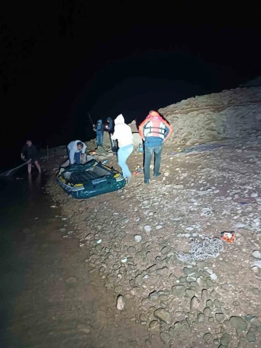 Ilısu Barajı'nda Mahsur Kalan 5 Kişi Kurtarıldı