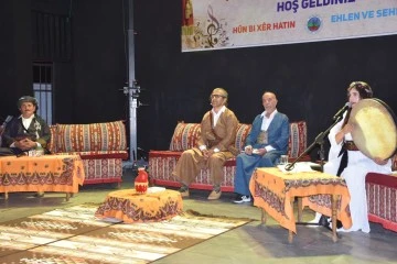 Siirt’te &quot;Dengbêj Dinletisi &amp; Sevbihêrka Çîrok û Strana&quot; Etkinliğine Yoğun İlgi