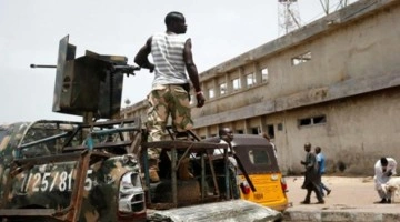 Nijerya'da katliam! Silahlı saldırganlar köyü bastı: 50 ölü